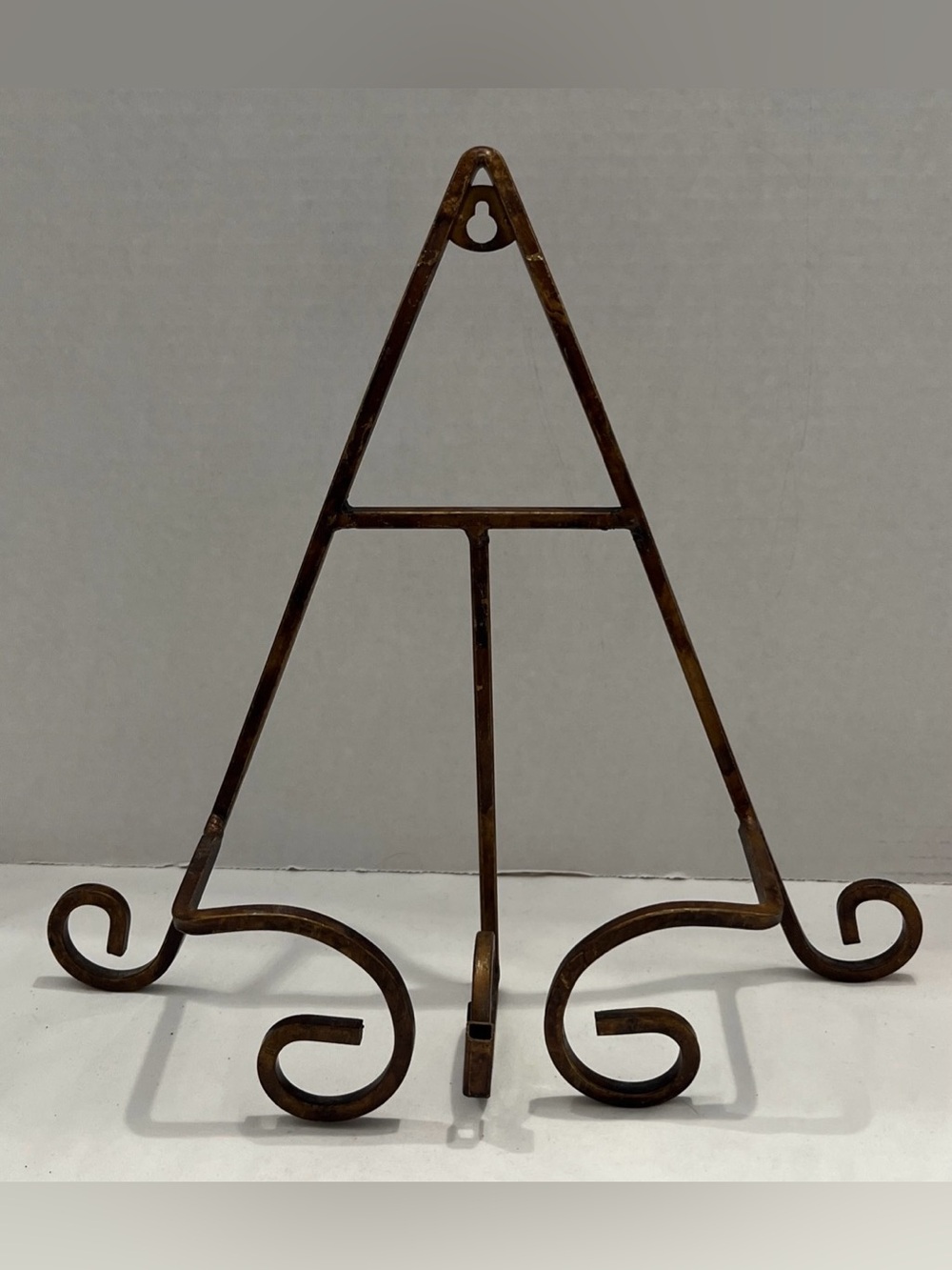 Vintage Wrought Iron Display Stand Easel Scrollwork Plate Art Wall Hanging